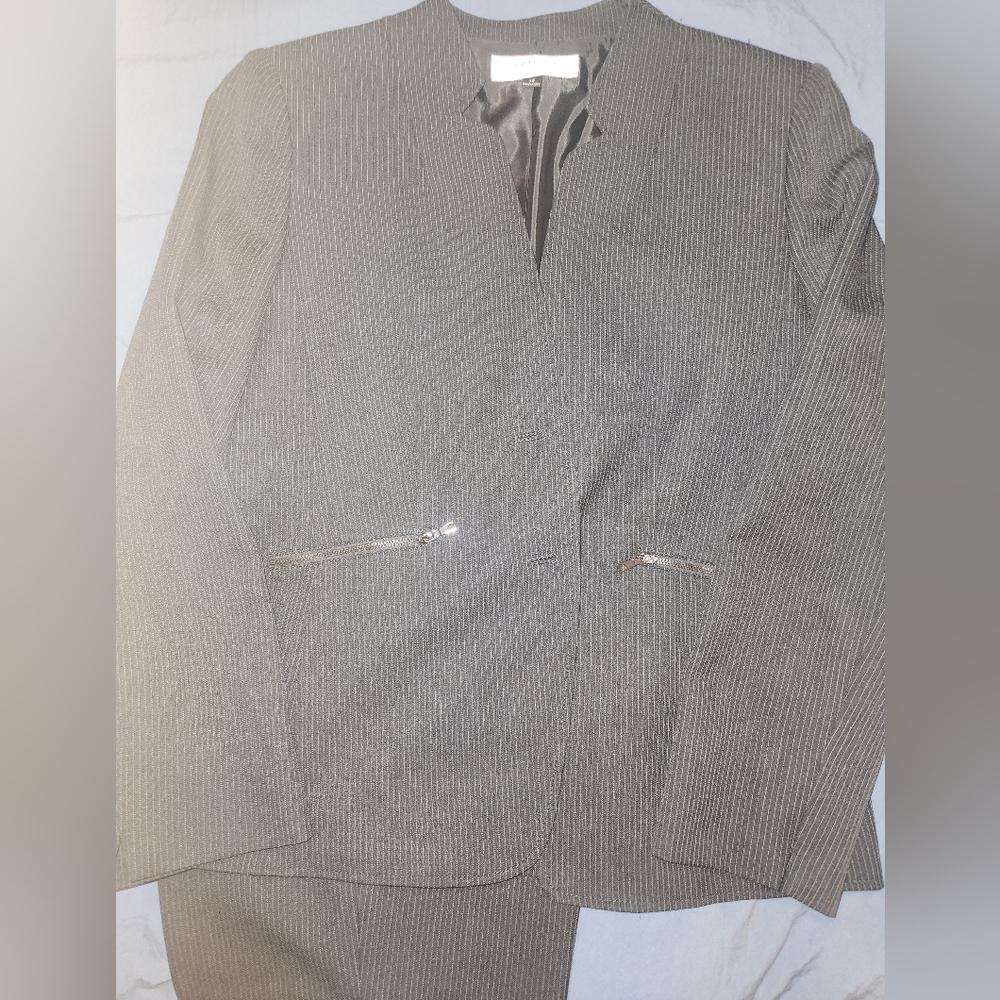 Tahari arthur levine pantsuit, size 14